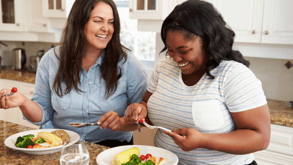 two women eating a healthy diet, for fertility and improved fertility
